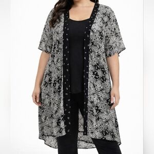 Torrid | Size 1 Black And White Paisley Kimono Duster Hi Low 100% Rayon